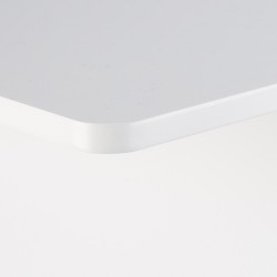 Kinderschreibtisch + Stühle aus Holz