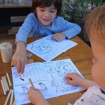 Conjunto de cadernos para colorir e lápis de cor, presente de boas-vindas para crianças e menu infantil
