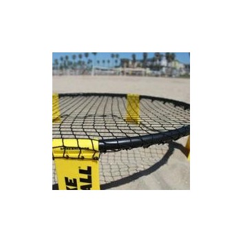 Spikeball für das Familienangebot - Ein innovatives Riesenspiel im Freien