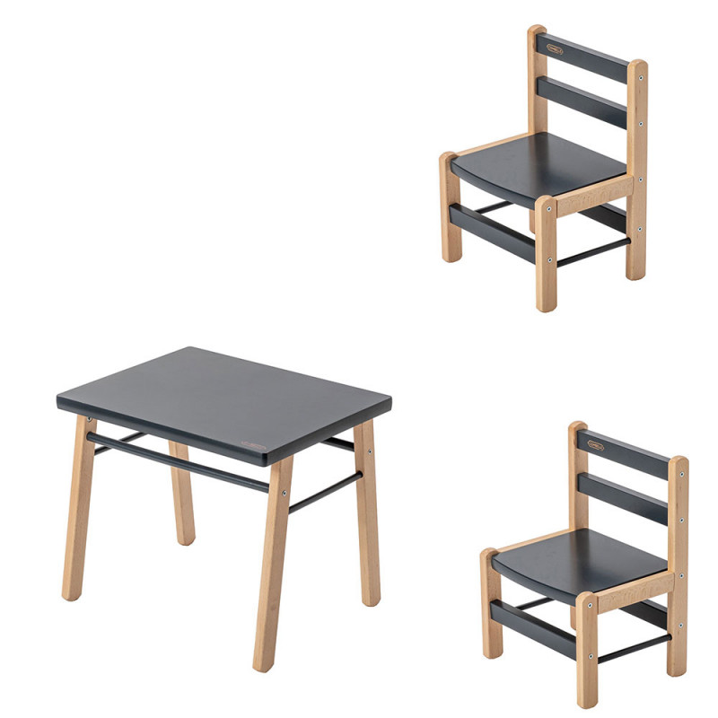 Tisch und Stühle - Kids Corner - Kindereinrichtung Hotel