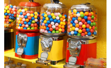 Surprise capsule dispensers in kids friendly hotels and restaurants