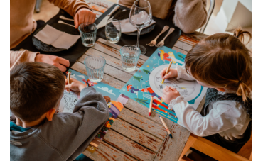 El accesorio imprescindible para los niños de su establecimiento: el lápiz bicolor
