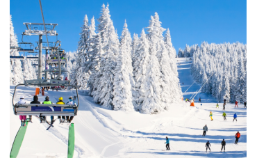 Attract families to your hotel or restaurant during the vacations!